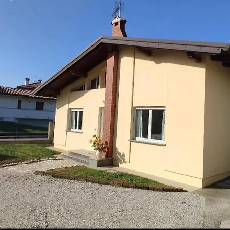 ~ La Gialla ~ Casa Al Centro Del F.v.g Rodeano